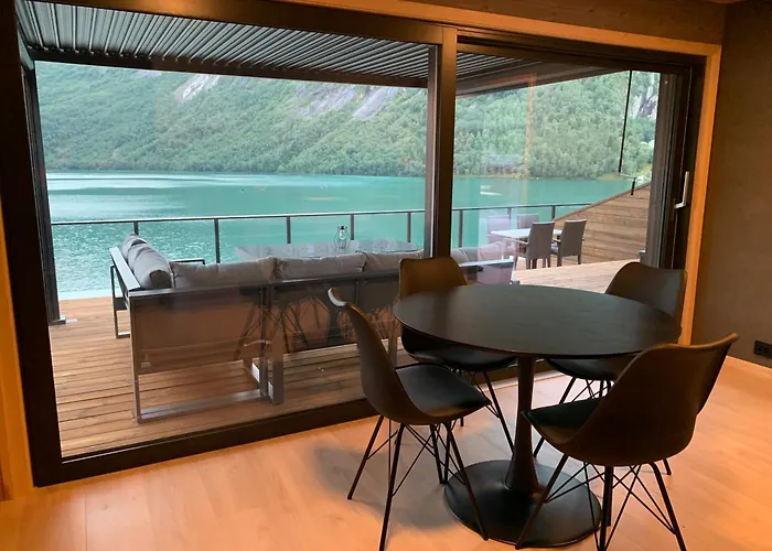 Golden - Panorama I Appartement Stryn
